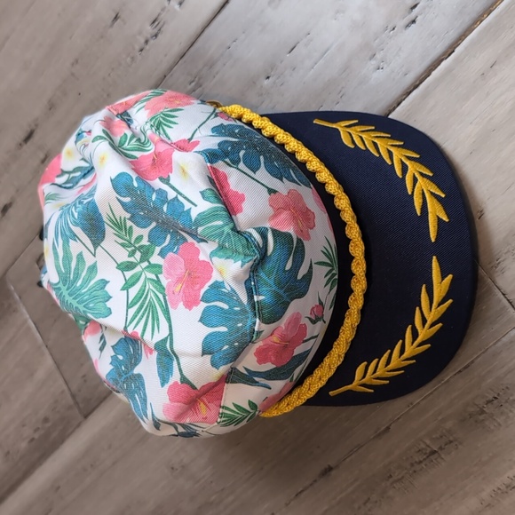 Tropical Captains Sailing Hats - Picture 2 of 3